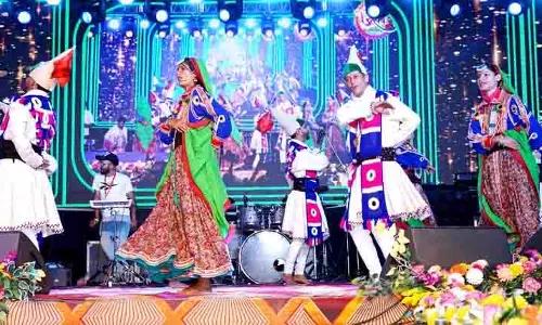 Haroli Festival के समापन पर सांस्कृतिक कार्यक्रमों ने दर्शकों को मंत्रमुग्ध किया Haroli Festival के समापन पर सांस्कृतिक कार्यक्रमों ने दर्शकों को मंत्रमुग्ध किया