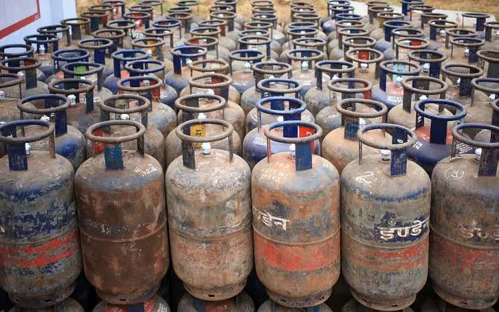 Assam के मुख्यमंत्री ने एलपीजी सिलेंडर की कीमतों में 300 रुपये की कटौती की घोषणा