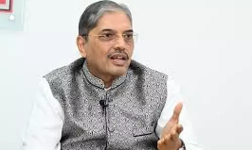 Kerala भारत के शीर्ष सिविल सेवकों को हराकर सर्वश्रेष्ठ ‘नीति पत्र’ चुनौती जीती Kerala भारत के शीर्ष सिविल सेवकों को हराकर सर्वश्रेष्ठ ‘नीति पत्र’ चुनौती जीती