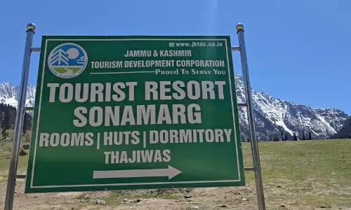 Jammu: पहलगाम त्रासदी के बाद पर्यटकों ने सोनमर्ग की शांति को अपनाया
