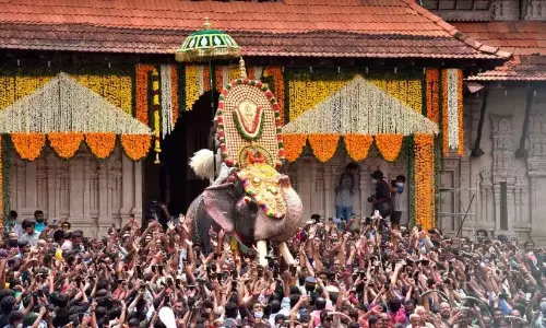 त्रिशूर पूरम के लिए आज झंडा फहराया जाएगा; 6 मई को रंग-बिरंगे छाते का परिवर्तन त्रिशूर पूरम के लिए आज झंडा फहराया जाएगा; 6 मई को रंग-बिरंगे छाते का परिवर्तन