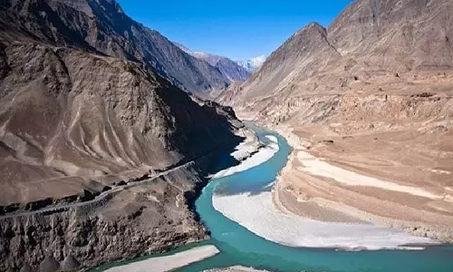 खून -पानी एक साथ नहीं बह सकते: सिंधु जल संधि को निलंबित करने में भारत का कानून का चतुराई से इस्तेमाल