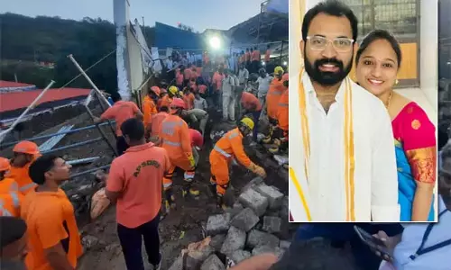 Andhra : सिंहाचलम हादसे में सॉफ्टवेयर दंपत्ति की मौत Andhra : सिंहाचलम हादसे में सॉफ्टवेयर दंपत्ति की मौत