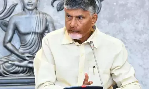 72 घंटे के भीतर प्रारंभिक रिपोर्ट दे सिंहाचलम घटना पर CM Chandrababu 72 घंटे के भीतर प्रारंभिक रिपोर्ट दे सिंहाचलम घटना पर CM Chandrababu