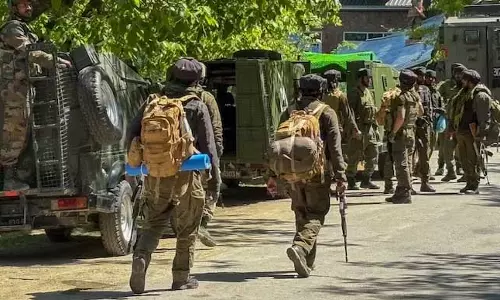 नियंत्रण रेखा पर बढ़ते तनाव के बीच पाकिस्तान स्टॉक एक्सचेंज धड़ाम, निवेशकों में भगदड़