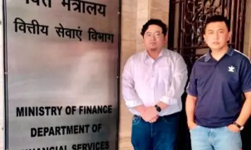 Sikkim ने पेंशन फंड समायोजन योजना के तहत राज्य की संदिग्ध उधारी पर वित्त मंत्रालय को ज्ञापन सौंपा Sikkim ने पेंशन फंड समायोजन योजना के तहत राज्य की संदिग्ध उधारी पर वित्त मंत्रालय को ज्ञापन सौंपा