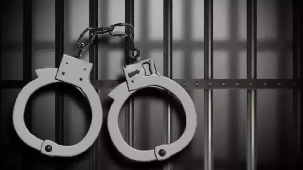H-New ने ड्रग सप्लाई चेन तोड़ी, चार लोग ‘सामान’ के साथ पकड़े गए H-New ने ड्रग सप्लाई चेन तोड़ी, चार लोग ‘सामान’ के साथ पकड़े गए