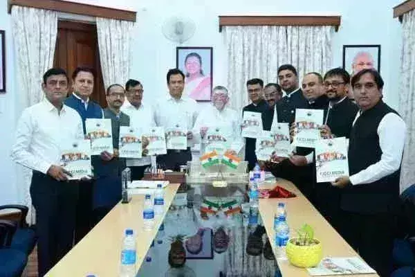 Ranchi: राज्यपाल ने चैंबर की पत्रिका का किया विमोचन