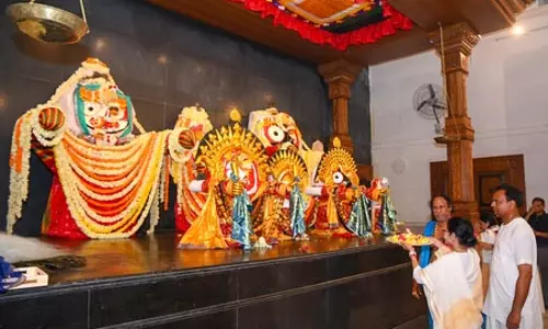 भगवान जगन्नाथ की मूर्ति की तस्वीर और दीघा मंदिर का प्रसाद हर घर में भेजें: CM बनर्जी भगवान जगन्नाथ की मूर्ति की तस्वीर और दीघा मंदिर का प्रसाद हर घर में भेजें: CM बनर्जी