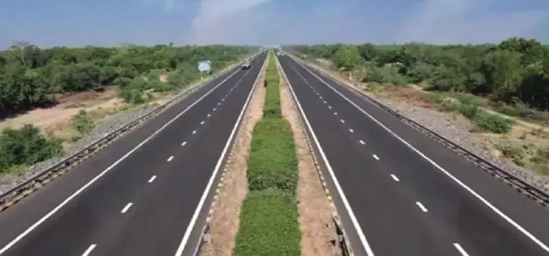 कैबिनेट ने 22,864 करोड़ रुपये के नए शिलांग-सिलचर राजमार्ग को मंजूरी दी कैबिनेट ने 22,864 करोड़ रुपये के नए शिलांग-सिलचर राजमार्ग को मंजूरी दी