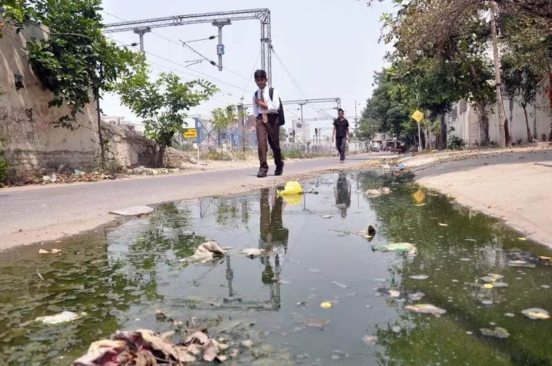 ओवरफ्लो हो रहा सीवेज और दूषित पानी Chhaherta निवासियों के लिए अभिशाप ओवरफ्लो हो रहा सीवेज और दूषित पानी Chhaherta निवासियों के लिए अभिशाप
