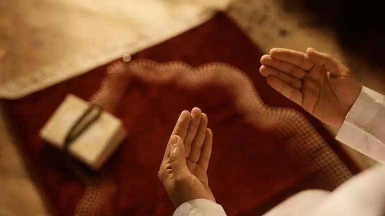 Karnataka: सरकारी बस के ड्राइवर पर ड्यूटी के दौरान नमाज पढ़ने के लिए जांच का सामना करना पड़ेगा Karnataka: सरकारी बस के ड्राइवर पर ड्यूटी के दौरान नमाज पढ़ने के लिए जांच का सामना करना पड़ेगा