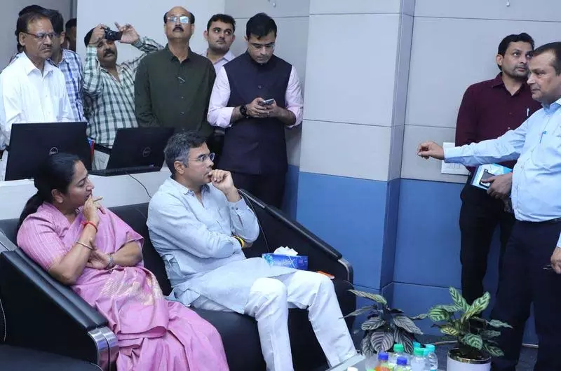 Rekha ने यमुना सफाई कार्य योजना की समीक्षा की, महत्वपूर्ण निर्देश जारी किए Rekha ने यमुना सफाई कार्य योजना की समीक्षा की, महत्वपूर्ण निर्देश जारी किए