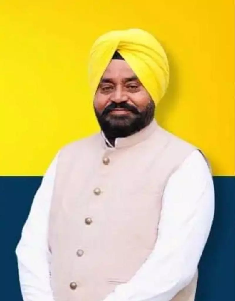 आप MLA ने शिक्षा क्षेत्र में सुधार के दावों को लेकर अपनी ही सरकार को कठघरे में खड़ा किया आप MLA ने शिक्षा क्षेत्र में सुधार के दावों को लेकर अपनी ही सरकार को कठघरे में खड़ा किया
