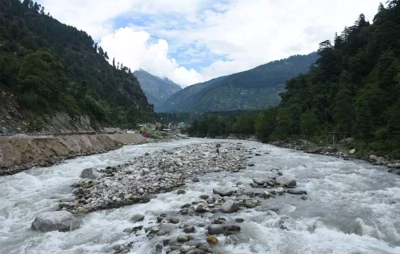 Pandoh बांध से संभावित पानी छोड़े जाने के कारण ब्यास नदी में जलस्तर बढ़ सकता Pandoh बांध से संभावित पानी छोड़े जाने के कारण ब्यास नदी में जलस्तर बढ़ सकता