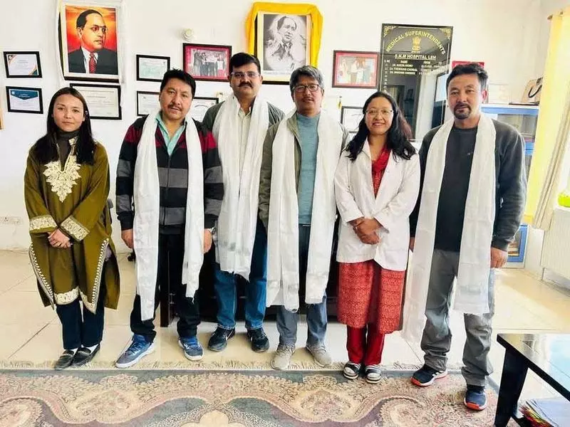 Ladakh के अस्पताल ने पहला स्थायी पेसमेकर प्रत्यारोपण कर इतिहास रच दिया Ladakh के अस्पताल ने पहला स्थायी पेसमेकर प्रत्यारोपण कर इतिहास रच दिया