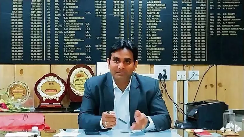 स्वयं सहायता समूह हिम युग दुकानों और वेबसाइट के माध्यम से उत्पाद बेच सकेंगे: DC स्वयं सहायता समूह हिम युग दुकानों और वेबसाइट के माध्यम से उत्पाद बेच सकेंगे: DC