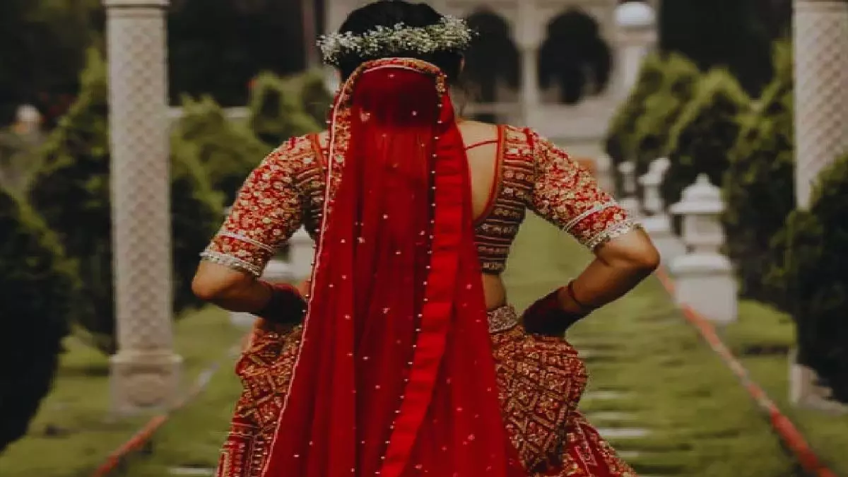 Etawah: शादी से पहले ब्यूटी पार्लर से रहस्यमय ढंग से लापता हुई दुल्हन Etawah: शादी से पहले ब्यूटी पार्लर से रहस्यमय ढंग से लापता हुई दुल्हन