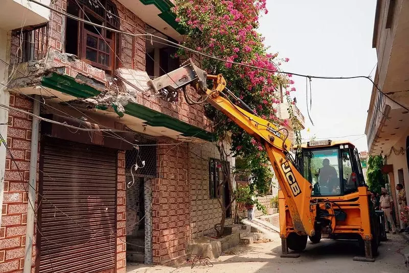 Jalandhar: फेरीवालों के अवैध निर्माण ध्वस्त किये गये Jalandhar: फेरीवालों के अवैध निर्माण ध्वस्त किये गये