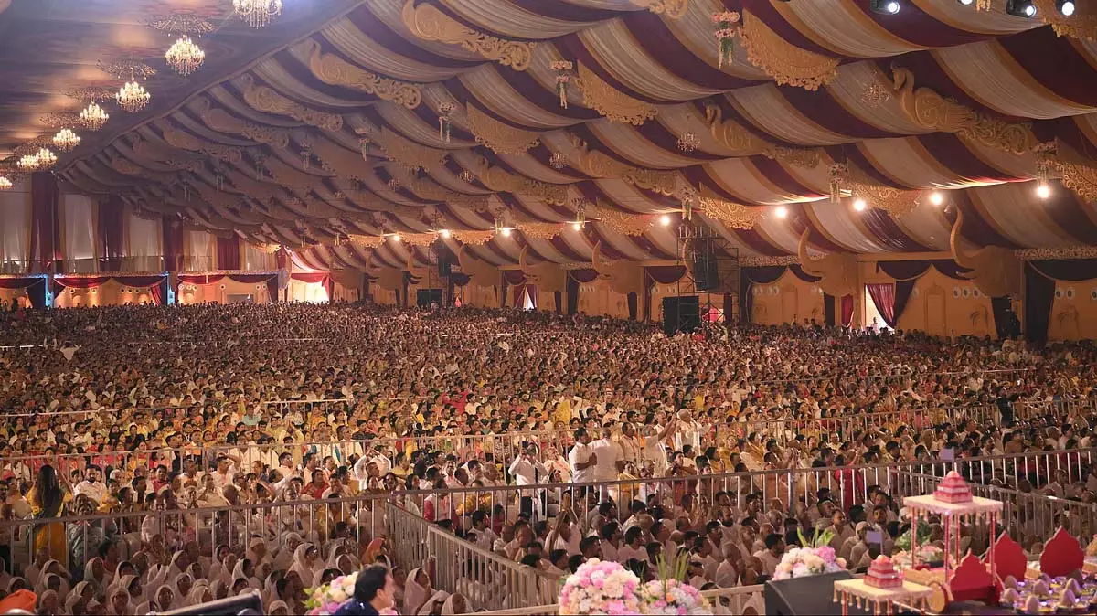 Indore : आचार्य विशुद्ध सागर पट्टाचार्य पद पर विराजमान Indore : आचार्य विशुद्ध सागर पट्टाचार्य पद पर विराजमान