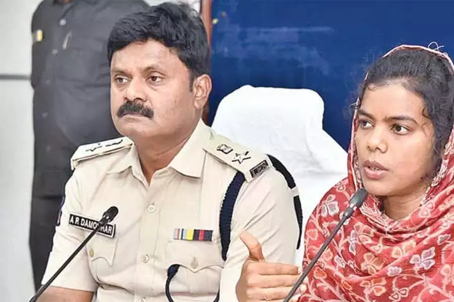 नशीली दवाओं के दुरुपयोग से निपटने के लिए जागरूकता महत्वपूर्ण: कलेक्टर नशीली दवाओं के दुरुपयोग से निपटने के लिए जागरूकता महत्वपूर्ण: कलेक्टर