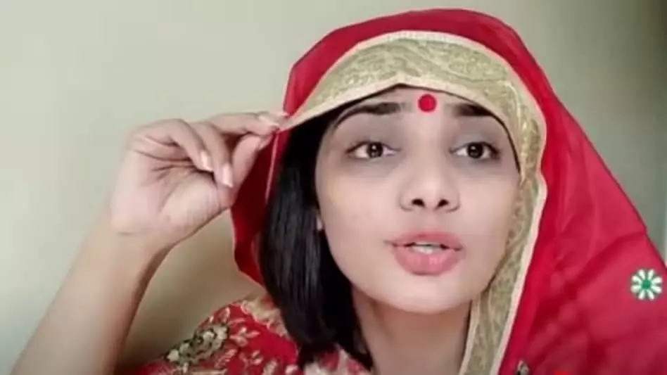 Lucknow: विवादित वीडियो के मामले में नेहा सिंह राठौर पर कसा शिकंजा Lucknow: विवादित वीडियो के मामले में नेहा सिंह राठौर पर कसा शिकंजा