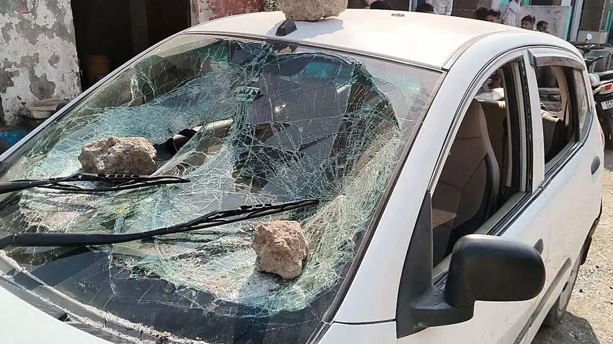 MP : बारात के दौरान दूल्हे की घोड़ी के हॉर्न से डरने पर बारातियों ने दिल्ली के युवक की पिटाई की MP : बारात के दौरान दूल्हे की घोड़ी के हॉर्न से डरने पर बारातियों ने दिल्ली के युवक की पिटाई की