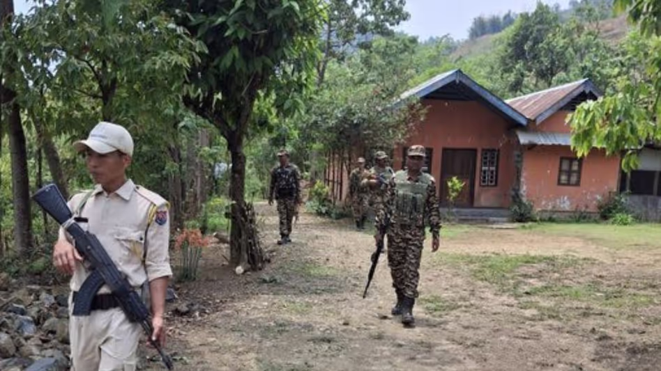 Manipur : 9 वर्षीय बच्ची के यौन उत्पीड़न और हत्या के आरोपी को गिरफ्तार Manipur : 9 वर्षीय बच्ची के यौन उत्पीड़न और हत्या के आरोपी को गिरफ्तार