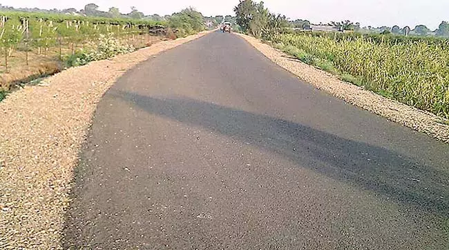 Telangana : हर गांव तक तारकोल सड़क Telangana : हर गांव तक तारकोल सड़क