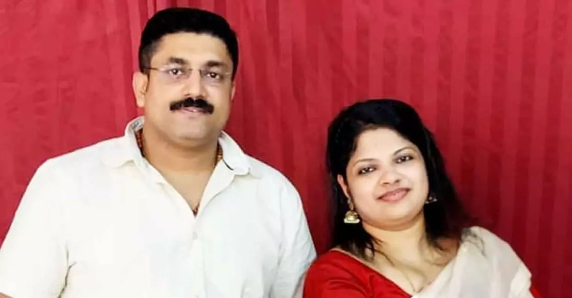 Kerala : कुवैत में मलयाली नर्सिंग दम्पति मृत पाए गए, चाकू के घाव थे। Kerala : कुवैत में मलयाली नर्सिंग दम्पति मृत पाए गए, चाकू के घाव थे।