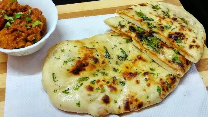 Aloo Kulcha: बच्चों और बड़ों का फेवरेट नाश्ता Aloo Kulcha: बच्चों और बड़ों का फेवरेट नाश्ता