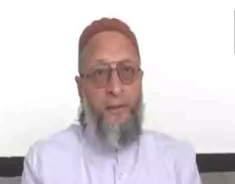 पहलगाम आतंकी हमले के बाद AIMIM नेता ओवैसी ने केंद्र को दी सलाह पहलगाम आतंकी हमले के बाद AIMIM नेता ओवैसी ने केंद्र को दी सलाह