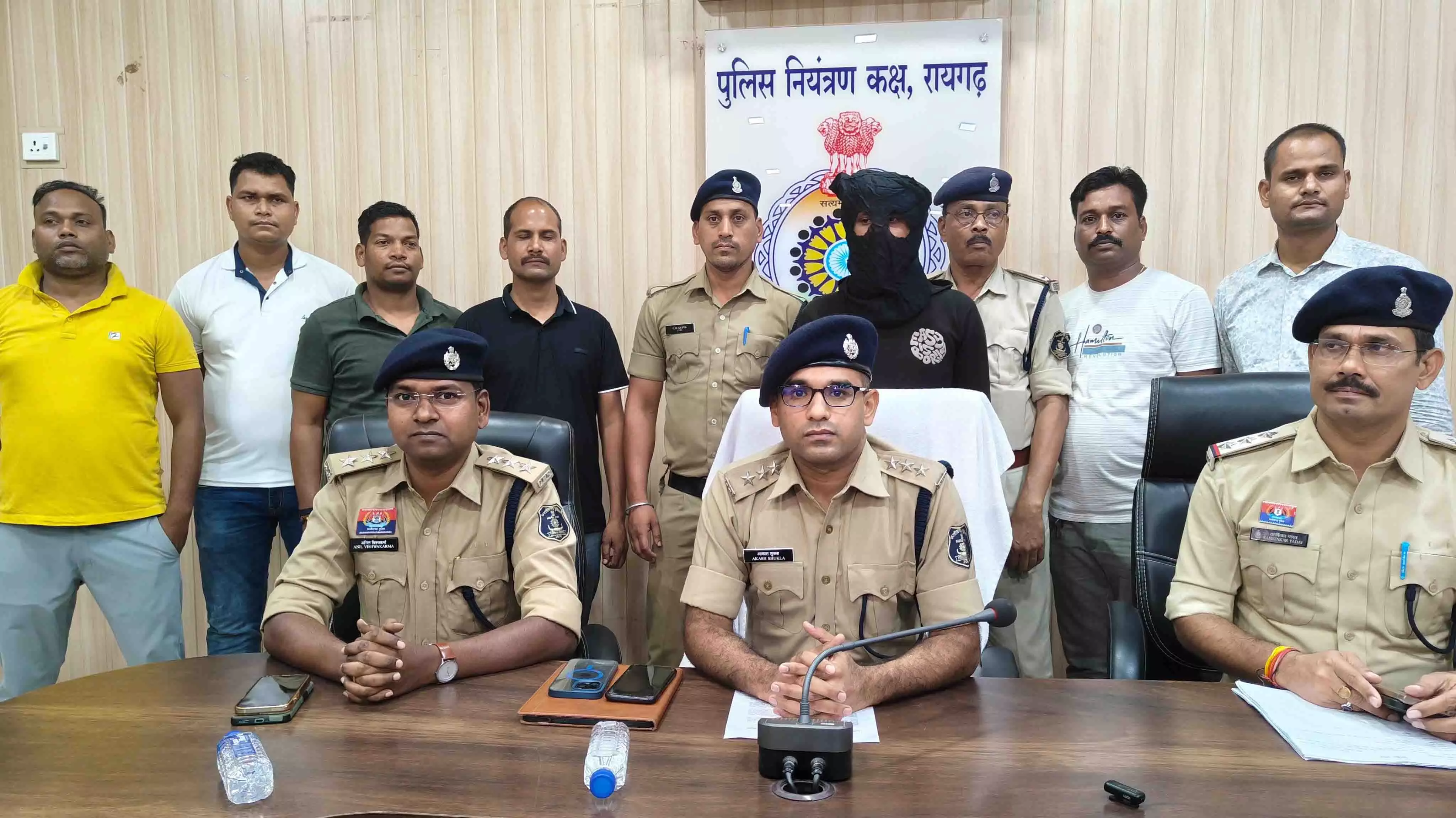 CG BREAKING: 18 घंटे में किडनैपिंग और लूट की गुत्थी पुलिस ने सुलझाई CG BREAKING: 18 घंटे में किडनैपिंग और लूट की गुत्थी पुलिस ने सुलझाई