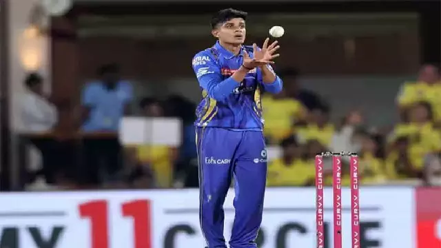 IPL 2025 के लिए मुंबई इंडियंस टीम में चोटिल विग्नेश पुथुर की जगह रघु शर्मा शामिल IPL 2025 के लिए मुंबई इंडियंस टीम में चोटिल विग्नेश पुथुर की जगह रघु शर्मा शामिल