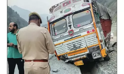 चंद्रकोट सड़क दुर्घटना में नाबालिग की मौत