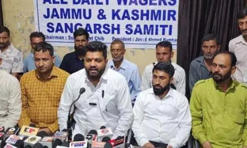 Jammu: दैनिक वेतनभोगी संघर्ष समिति की मांगें