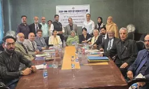 गवर्निंग बॉडी ने SSM कॉलेज में एआई कोर्स शुरू करने की सराहना की गवर्निंग बॉडी ने SSM कॉलेज में एआई कोर्स शुरू करने की सराहना की