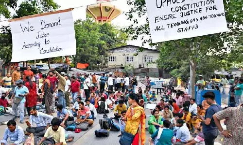 Bengal: बर्खास्त शिक्षकों ने पुनर्विचार याचिका के लिए अदालत जाने हेतु वकालतनामा पर हस्ताक्षर एकत्र किए Bengal: बर्खास्त शिक्षकों ने पुनर्विचार याचिका के लिए अदालत जाने हेतु वकालतनामा पर हस्ताक्षर एकत्र किए