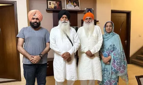Akal Takht के पूर्व जत्थेदार की विरसा वल्टोहा से मुलाकात धार्मिक-राजनीतिक चिंताएं बढ़ाती Akal Takht के पूर्व जत्थेदार की विरसा वल्टोहा से मुलाकात धार्मिक-राजनीतिक चिंताएं बढ़ाती