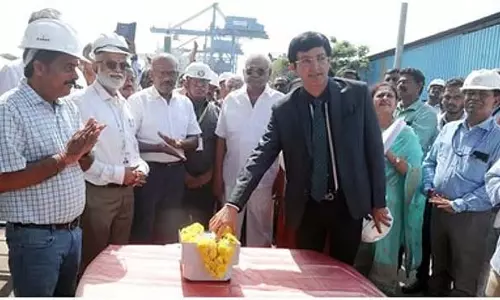 एन्नोर कामराजर पोर्ट को 197 करोड़ की लागत की 2 नई कोयला अनलोडिंग मशीनें मिलेंगी एन्नोर कामराजर पोर्ट को 197 करोड़ की लागत की 2 नई कोयला अनलोडिंग मशीनें मिलेंगी