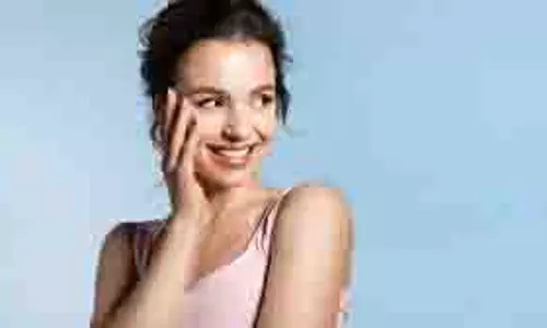 Skin Care: इस गर्मी में अपनाएं ये खास स्किनकेयर रूटीन, पाएं मुलायम और चमकदार त्वचा Skin Care: इस गर्मी में अपनाएं ये खास स्किनकेयर रूटीन, पाएं मुलायम और चमकदार त्वचा