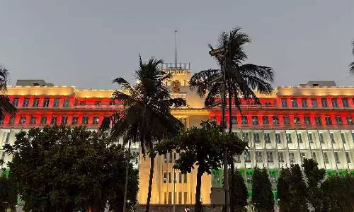 मुंबई में 65वें महाराष्ट्र दिवस समारोह के लिए मंत्रालय जगमगा उठा