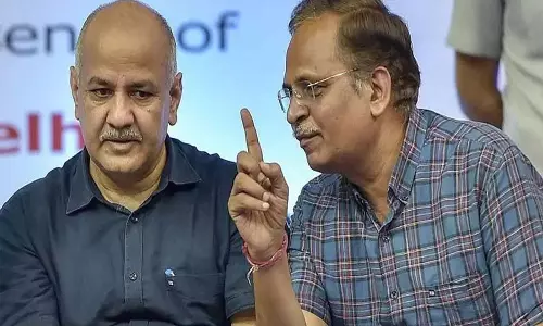 कक्षा ‘घोटाला’ मामले में सिसोदिया, जैन के खिलाफ एफआईआर दर्ज कक्षा ‘घोटाला’ मामले में सिसोदिया, जैन के खिलाफ एफआईआर दर्ज