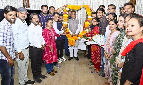 CM साय से मिले बीएड अर्हताधारी सहायक शिक्षक