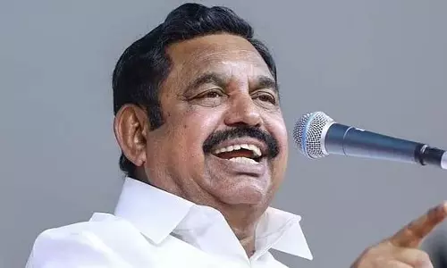 7 मई को चेन्नई में AIADMK का विरोध प्रदर्शन 7 मई को चेन्नई में AIADMK का विरोध प्रदर्शन