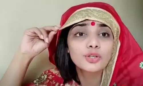 Lucknow: विवादित वीडियो के मामले में नेहा सिंह राठौर पर कसा शिकंजा Lucknow: विवादित वीडियो के मामले में नेहा सिंह राठौर पर कसा शिकंजा