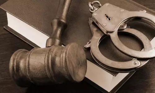 हशीश तेल जब्ती मामले में 15 साल सश्रम कारावास व 1.50 लाख जुर्माना हशीश तेल जब्ती मामले में 15 साल सश्रम कारावास व 1.50 लाख जुर्माना