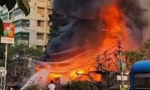 Tamil Nadu: पटाखा गोदाम में विस्फोट से आग लग गई