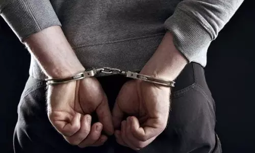 Mizoram: पुलिस ने 6.17 करोड़ रुपये की मेथ जब्त की, दो गिरफ्तार Mizoram: पुलिस ने 6.17 करोड़ रुपये की मेथ जब्त की, दो गिरफ्तार