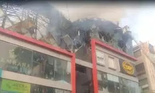 मुंबई फायर ब्रिगेड ने 22 घंटे बाद बांद्रा मॉल में लगी आग बुझाई